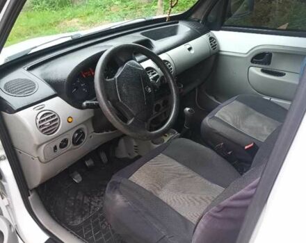 Белый Рено Кенгу, объемом двигателя 1.5 л и пробегом 300 тыс. км за 4500 $, фото 4 на Automoto.ua