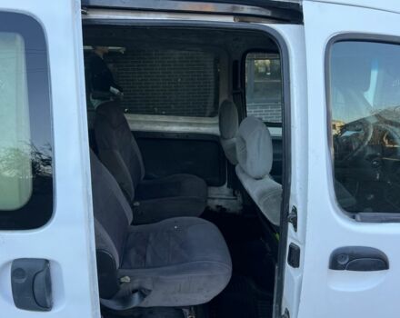 Белый Рено Кенгу, объемом двигателя 1.9 л и пробегом 299 тыс. км за 2649 $, фото 6 на Automoto.ua