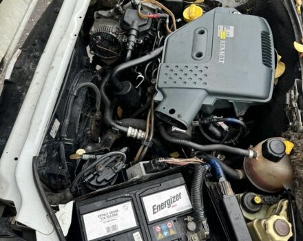 Рено Кенгу 2004 в Люботине на Automoto.ua Белый Рено Кенгу, объемом двигателя 1.9 л и пробегом 350 тыс. км за 1900 $, фото 10 на Automoto.ua