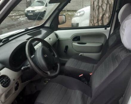 Белый Рено Кенгу, объемом двигателя 1.39 л и пробегом 205 тыс. км за 3200 $, фото 4 на Automoto.ua