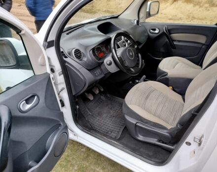 Белый Рено Кенгу, объемом двигателя 1.5 л и пробегом 226 тыс. км за 6200 $, фото 3 на Automoto.ua