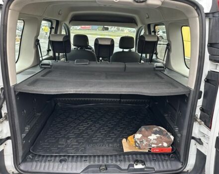 Белый Рено Кенгу, объемом двигателя 1.5 л и пробегом 190 тыс. км за 7500 $, фото 16 на Automoto.ua