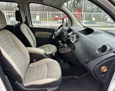 Белый Рено Кенгу, объемом двигателя 1.5 л и пробегом 190 тыс. км за 7500 $, фото 8 на Automoto.ua