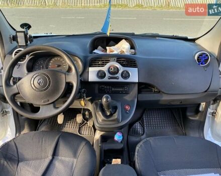 Белый Рено Кенгу, объемом двигателя 1.5 л и пробегом 290 тыс. км за 6000 $, фото 22 на Automoto.ua