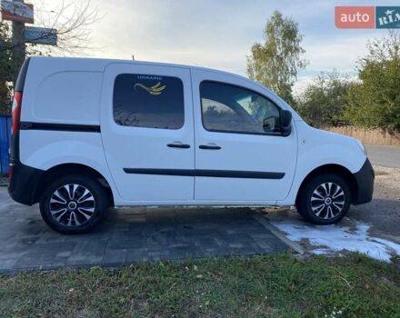 Белый Рено Кенгу, объемом двигателя 1.5 л и пробегом 290 тыс. км за 6000 $, фото 4 на Automoto.ua