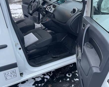 Белый Рено Кенгу, объемом двигателя 0 л и пробегом 53 тыс. км за 8100 $, фото 16 на Automoto.ua