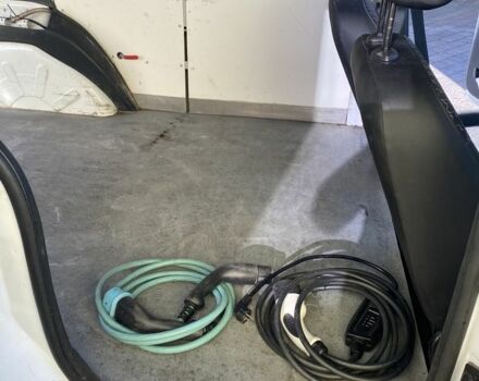 Белый Рено Кенгу, объемом двигателя 0 л и пробегом 60 тыс. км за 7128 $, фото 4 на Automoto.ua