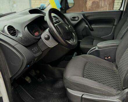 Белый Рено Кенгу, объемом двигателя 1.5 л и пробегом 224 тыс. км за 7000 $, фото 7 на Automoto.ua