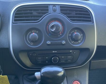 Белый Рено Кенгу, объемом двигателя 0 л и пробегом 60 тыс. км за 7128 $, фото 12 на Automoto.ua