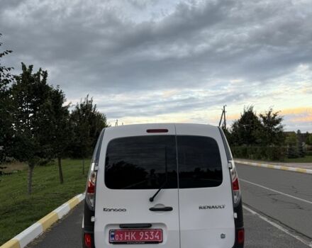 Рено Кенгу 2014 в Ирпене на Automoto.ua Белый Рено Кенгу, объемом двигателя 0 л и пробегом 110 тыс. км за 10500 $, фото 3 на Automoto.ua