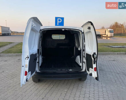 Белый Рено Кенгу, объемом двигателя 1.5 л и пробегом 238 тыс. км за 8450 $, фото 42 на Automoto.ua