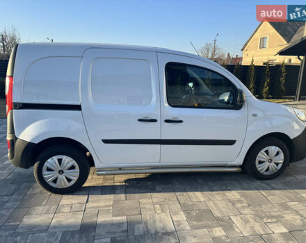 Белый Рено Кенгу, объемом двигателя 1.5 л и пробегом 176 тыс. км за 10300 $, фото 4 на Automoto.ua