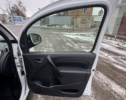 Белый Рено Кенгу, объемом двигателя 1.5 л и пробегом 165 тыс. км за 10999 $, фото 13 на Automoto.ua
