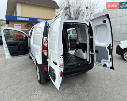 Белый Рено Кенгу, объемом двигателя 1.5 л и пробегом 119 тыс. км за 11900 $, фото 63 на Automoto.ua