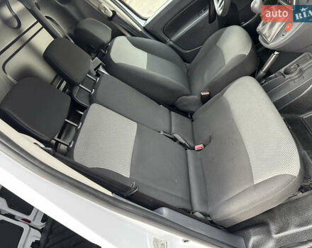 Белый Рено Кенгу, объемом двигателя 1.5 л и пробегом 119 тыс. км за 11900 $, фото 7 на Automoto.ua