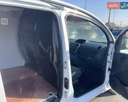 Білий Рено Кєнгу, об'ємом двигуна 1.5 л та пробігом 144 тис. км за 13900 $, фото 35 на Automoto.ua