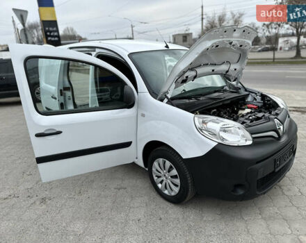 Белый Рено Кенгу, объемом двигателя 1.5 л и пробегом 119 тыс. км за 11900 $, фото 55 на Automoto.ua