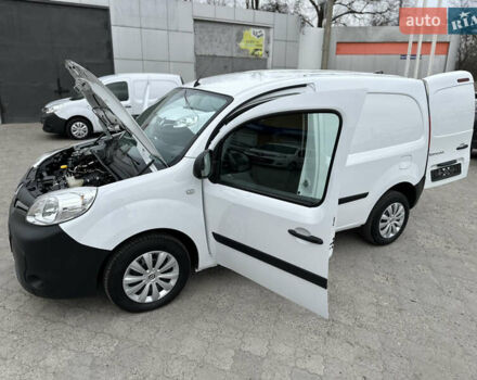 Белый Рено Кенгу, объемом двигателя 1.5 л и пробегом 119 тыс. км за 11900 $, фото 68 на Automoto.ua