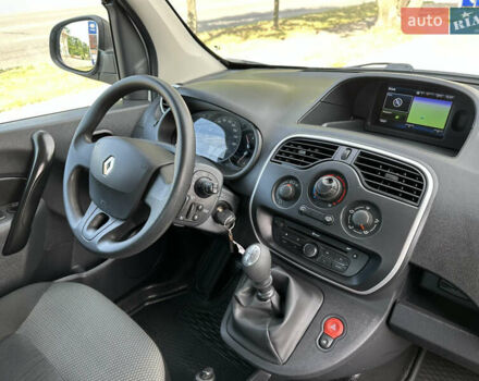 Белый Рено Кенгу, объемом двигателя 1.5 л и пробегом 119 тыс. км за 11900 $, фото 2 на Automoto.ua