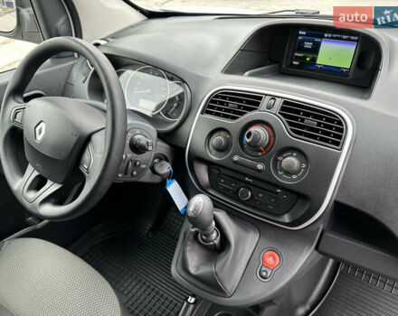 Белый Рено Кенгу, объемом двигателя 1.5 л и пробегом 119 тыс. км за 11900 $, фото 33 на Automoto.ua
