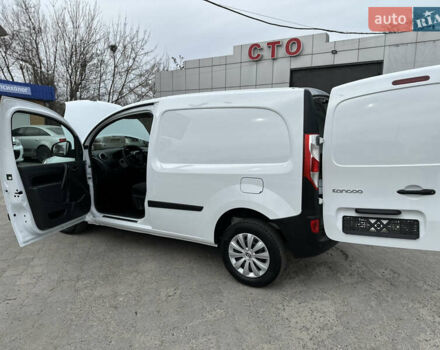 Белый Рено Кенгу, объемом двигателя 1.5 л и пробегом 119 тыс. км за 11900 $, фото 65 на Automoto.ua