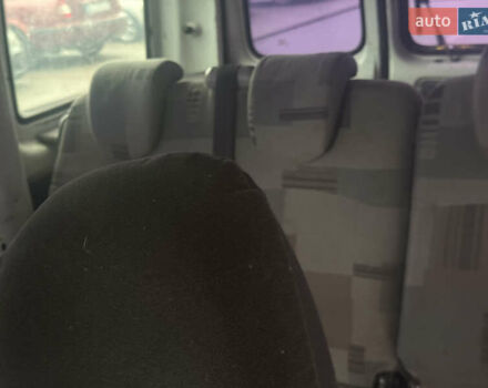 Белый Рено Кенгу, объемом двигателя 1.39 л и пробегом 300 тыс. км за 1700 $, фото 8 на Automoto.ua