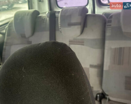 Белый Рено Кенгу, объемом двигателя 1.39 л и пробегом 300 тыс. км за 1700 $, фото 7 на Automoto.ua