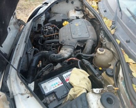 Белый Рено Кенгу, объемом двигателя 0 л и пробегом 328 тыс. км за 2000 $, фото 6 на Automoto.ua