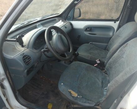 Белый Рено Кенгу, объемом двигателя 0 л и пробегом 328 тыс. км за 2000 $, фото 5 на Automoto.ua