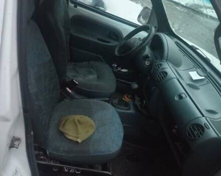 Белый Рено Кенгу, объемом двигателя 1.9 л и пробегом 400 тыс. км за 1700 $, фото 4 на Automoto.ua