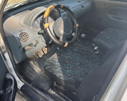 Белый Рено Кенгу, объемом двигателя 1.1 л и пробегом 300 тыс. км за 1600 $, фото 3 на Automoto.ua