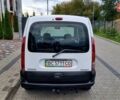 Белый Рено Кенгу, объемом двигателя 1.2 л и пробегом 400 тыс. км за 2550 $, фото 9 на Automoto.ua