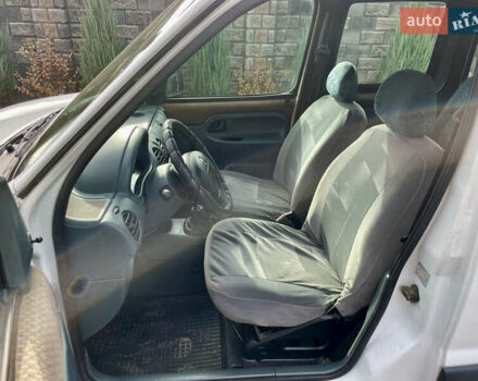 Білий Рено Кєнгу, об'ємом двигуна 1.4 л та пробігом 300 тис. км за 2850 $, фото 14 на Automoto.ua