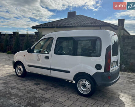 Білий Рено Кєнгу, об'ємом двигуна 1.4 л та пробігом 300 тис. км за 2850 $, фото 4 на Automoto.ua