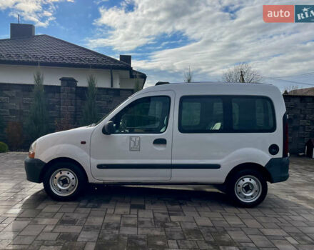 Білий Рено Кєнгу, об'ємом двигуна 1.4 л та пробігом 300 тис. км за 2850 $, фото 3 на Automoto.ua