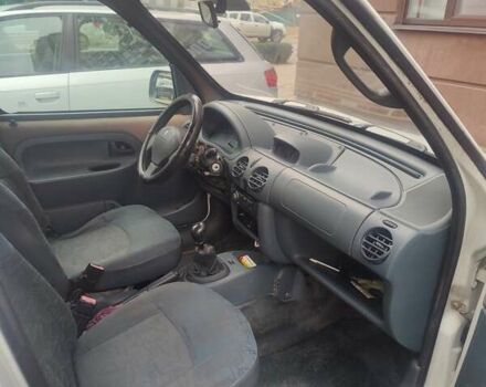 Белый Рено Кенгу, объемом двигателя 1.87 л и пробегом 267 тыс. км за 2400 $, фото 11 на Automoto.ua