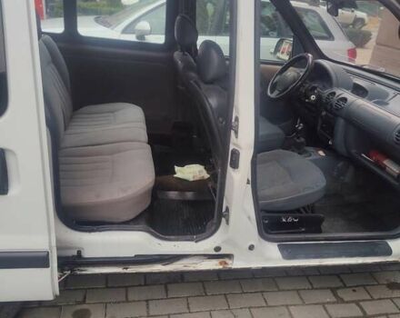 Белый Рено Кенгу, объемом двигателя 1.87 л и пробегом 267 тыс. км за 2400 $, фото 5 на Automoto.ua