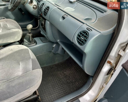 Білий Рено Кєнгу, об'ємом двигуна 1.4 л та пробігом 300 тис. км за 2850 $, фото 21 на Automoto.ua