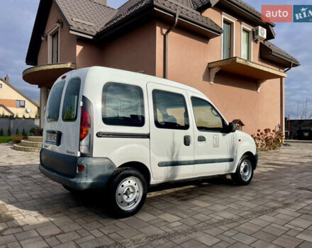 Білий Рено Кєнгу, об'ємом двигуна 1.4 л та пробігом 300 тис. км за 2850 $, фото 6 на Automoto.ua