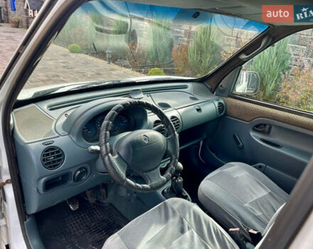 Білий Рено Кєнгу, об'ємом двигуна 1.4 л та пробігом 300 тис. км за 2850 $, фото 16 на Automoto.ua