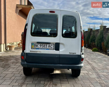 Білий Рено Кєнгу, об'ємом двигуна 1.4 л та пробігом 300 тис. км за 2850 $, фото 7 на Automoto.ua