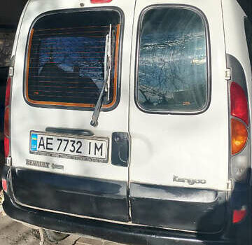 Белый Рено Кенгу, объемом двигателя 1.5 л и пробегом 270 тыс. км за 3500 $, фото 11 на Automoto.ua