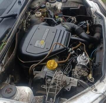 Белый Рено Кенгу, объемом двигателя 1.9 л и пробегом 288 тыс. км за 2000 $, фото 6 на Automoto.ua