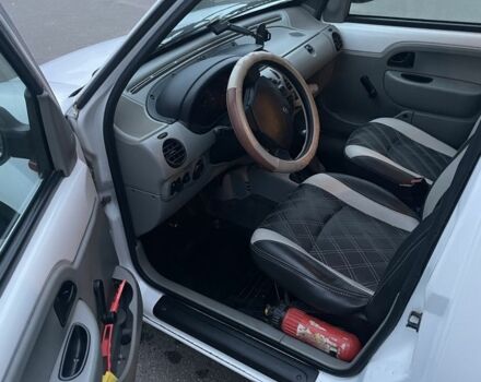 Белый Рено Кенгу, объемом двигателя 1.1 л и пробегом 170 тыс. км за 3300 $, фото 6 на Automoto.ua