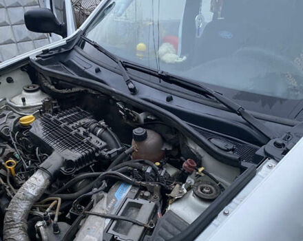 Белый Рено Кенгу, объемом двигателя 1.5 л и пробегом 329 тыс. км за 3700 $, фото 12 на Automoto.ua