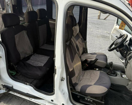 Белый Рено Кенгу, объемом двигателя 1.46 л и пробегом 414 тыс. км за 2600 $, фото 5 на Automoto.ua