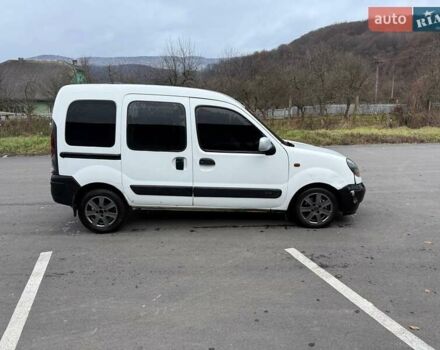 Белый Рено Кенгу, объемом двигателя 1.46 л и пробегом 300 тыс. км за 2150 $, фото 1 на Automoto.ua