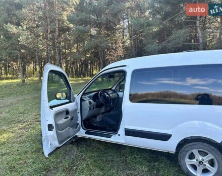 Рено Кєнгу 2003 у Чернівцях на Automoto.ua Білий Рено Кєнгу, об'ємом двигуна 1.5 л та пробігом 316 тис. км за 3400 $, фото 12 на Automoto.ua