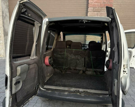 Белый Рено Кенгу, объемом двигателя 1.46 л и пробегом 414 тыс. км за 2600 $, фото 4 на Automoto.ua