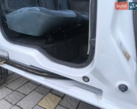 Белый Рено Кенгу, объемом двигателя 1.9 л и пробегом 329 тыс. км за 3800 $, фото 42 на Automoto.ua